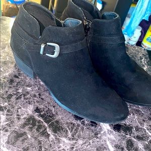 Black suede shoe boots